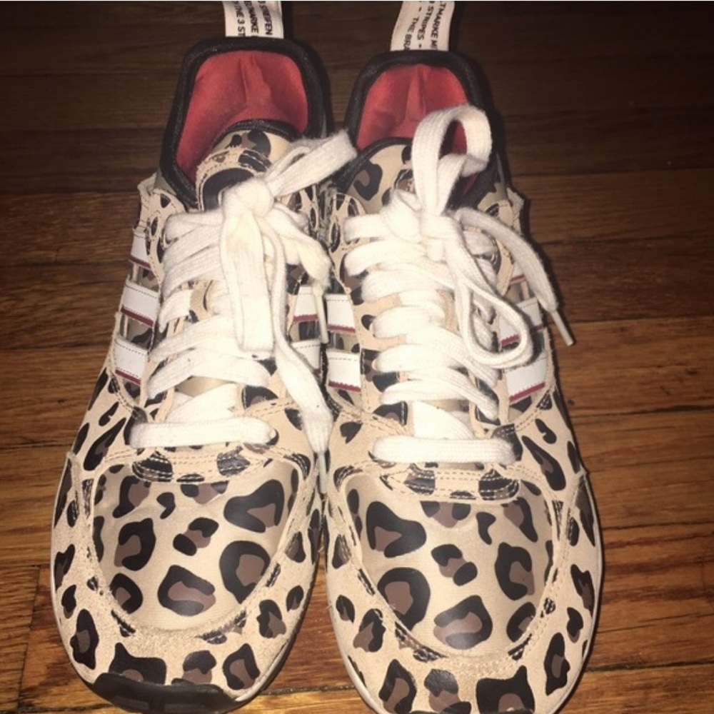 VINTAGE* Adidas Women’s Sz 9 Leopard Sneaker
